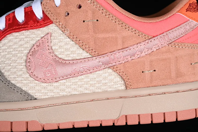 All Categories Nk SB Dunk Series Nk SB Dunk Low Low-top sneakers Clot x Dunk Low "What The" joint model Yuanyang color SB low-top casual sneakers FN0316-999